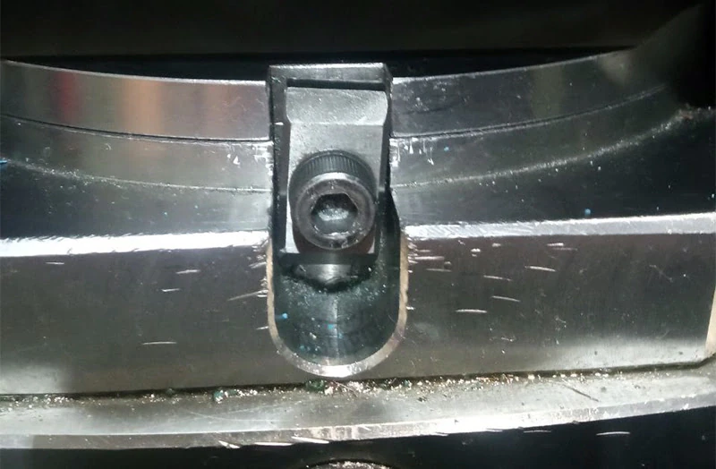 Фиксатор матрицы D станции