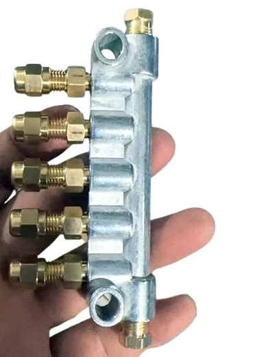 Распределитель смазки на 5 выходов