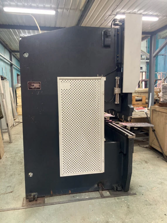 AMB-10031 (2012 | бу) - Гидравлический листогибочный пресс с ЧПУ