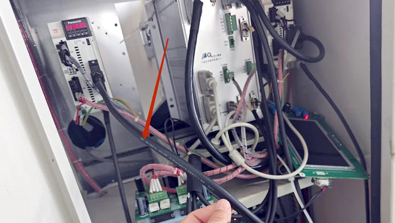 Кабель привода HCFA