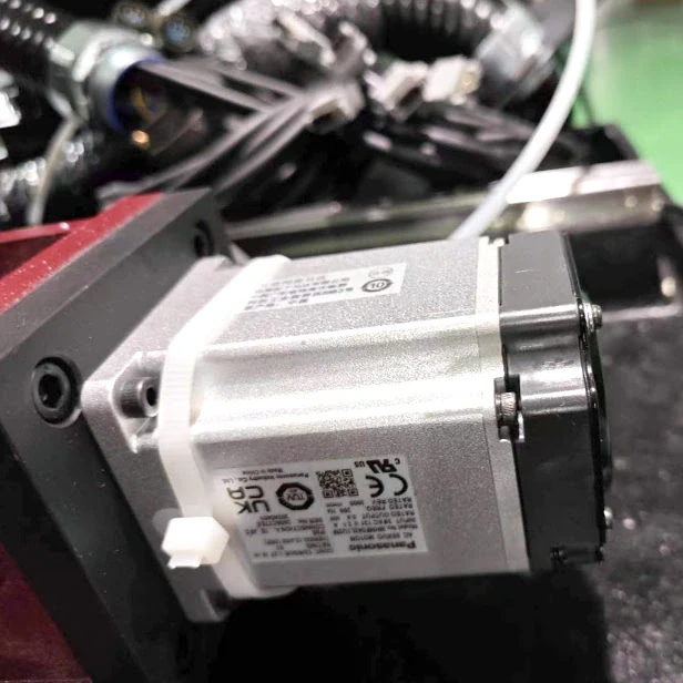 Мотор осей XY Panasonic 400W (MHMF042L1U2M)