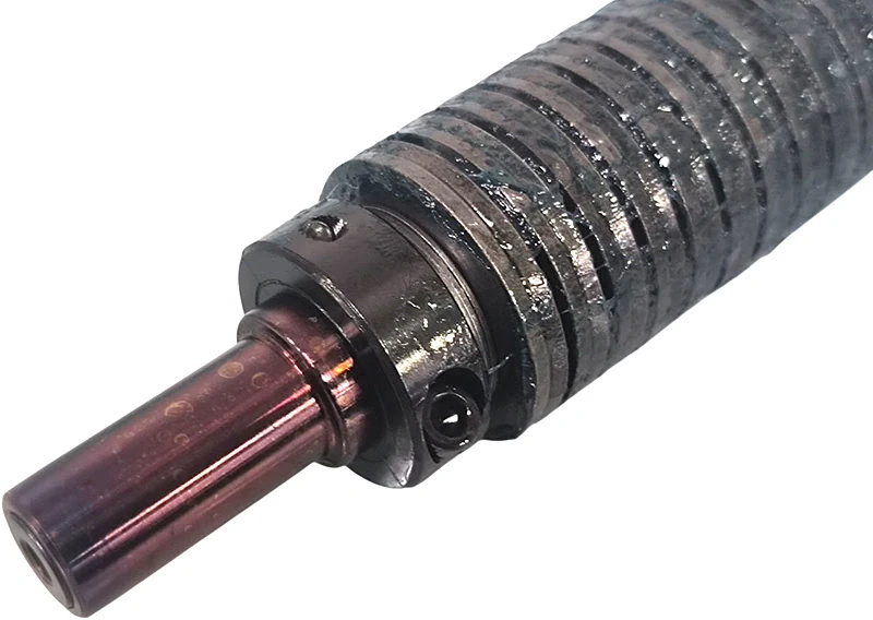 Тяговый стержень зажима инструмента