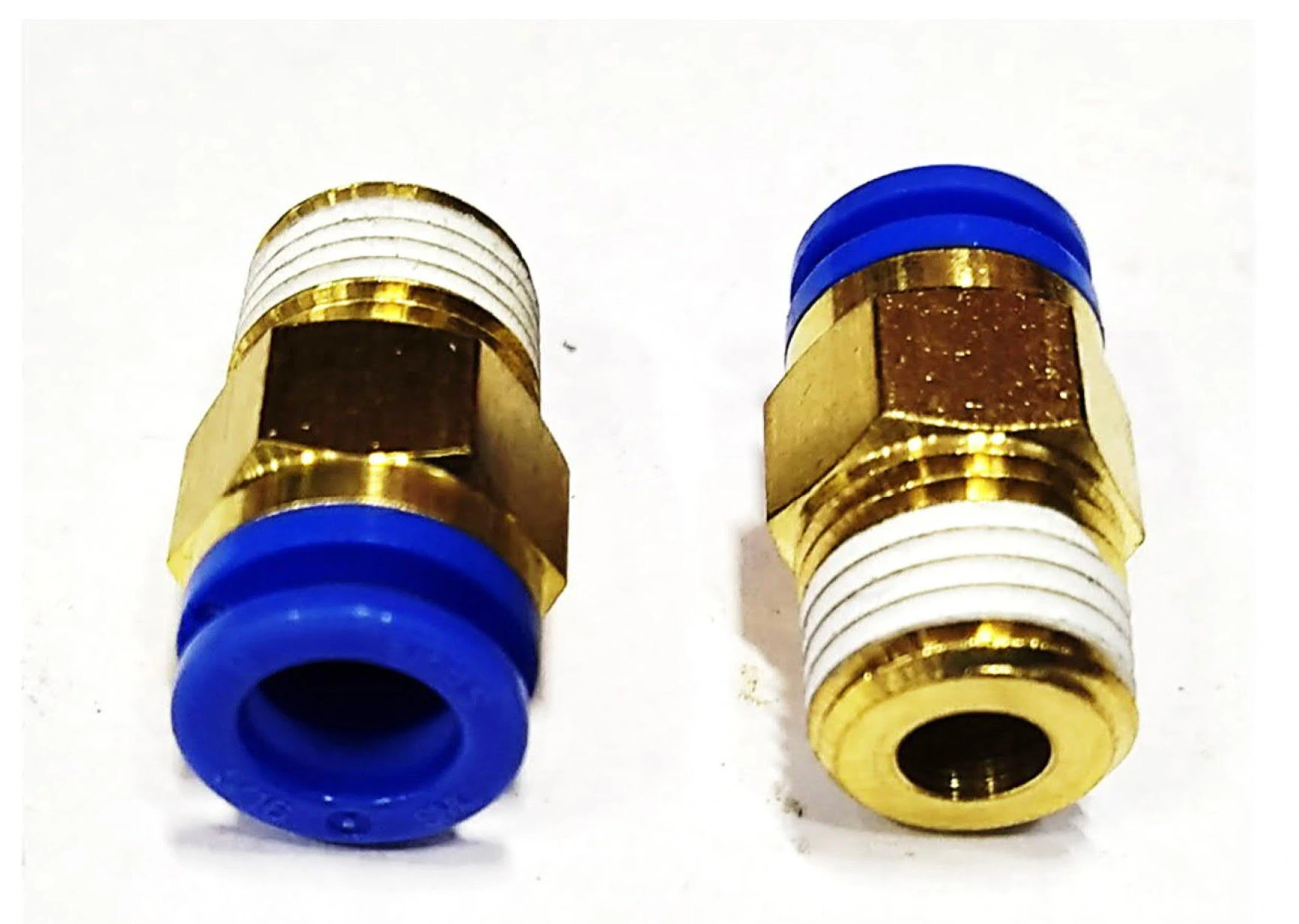 Штуцер резьбовой для соединения пневматических трубопроводов  KQH08-02S