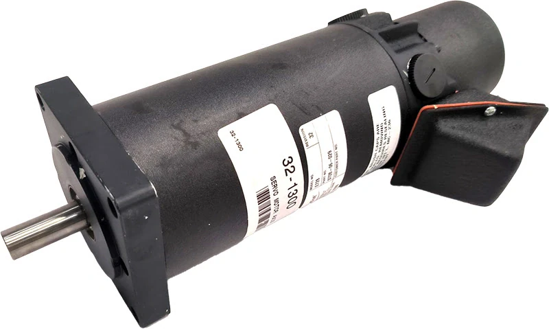 Мотор щеточный привода оси