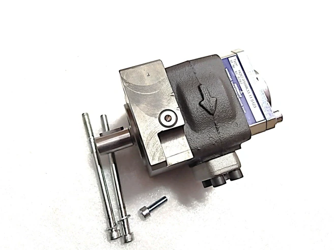 KC8782  Насос HQI2-016RA33-10S123