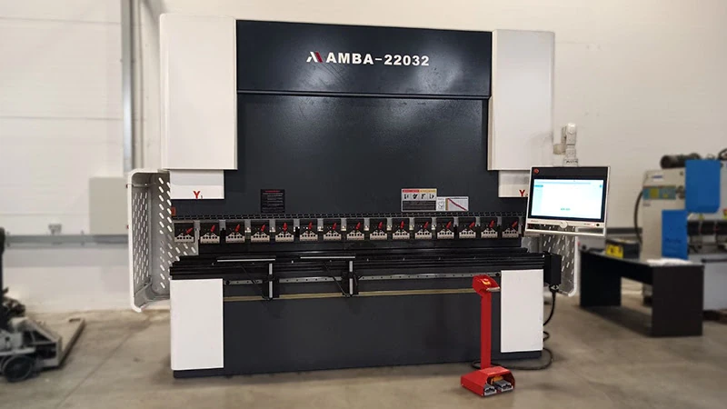 Серво-гидравлический листогибочный пресс с ЧПУ AMBA-22032, 3200 мм, 220 тонн