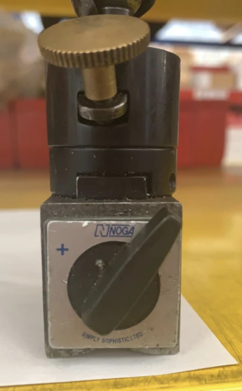 БУ Магнитная стойка шарнирного типа NOGA NF1021. 360 град. Усилие 320N. Основание 30х40х45