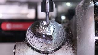 Обработка на компактном вертикально-фрезерном центре Haas CM-1 с наклонно-поворотным столом TRT70