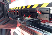 Демонстрация работы листогибочного пресса AMB-6020