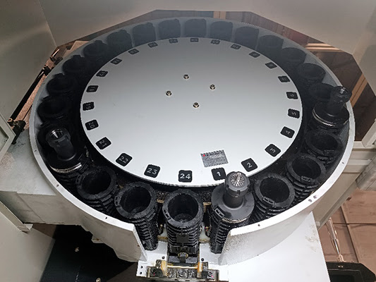 Инструментальный магазин фрезерного станка